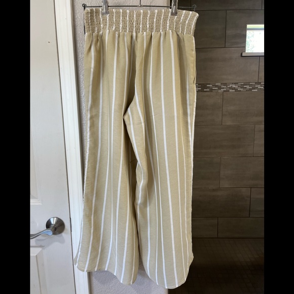 Carve Designs Cropped Pants - Picture 1 of 2